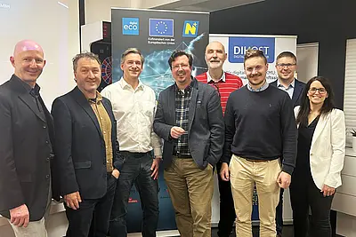 Gruppenfoto im Querformat