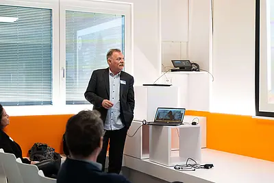 Vortragender beim Sprechen