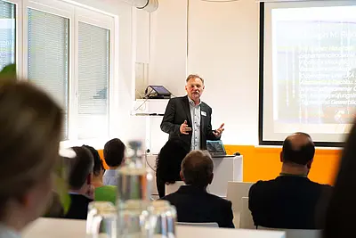 Vortragender aus Publikumsblickwinkel