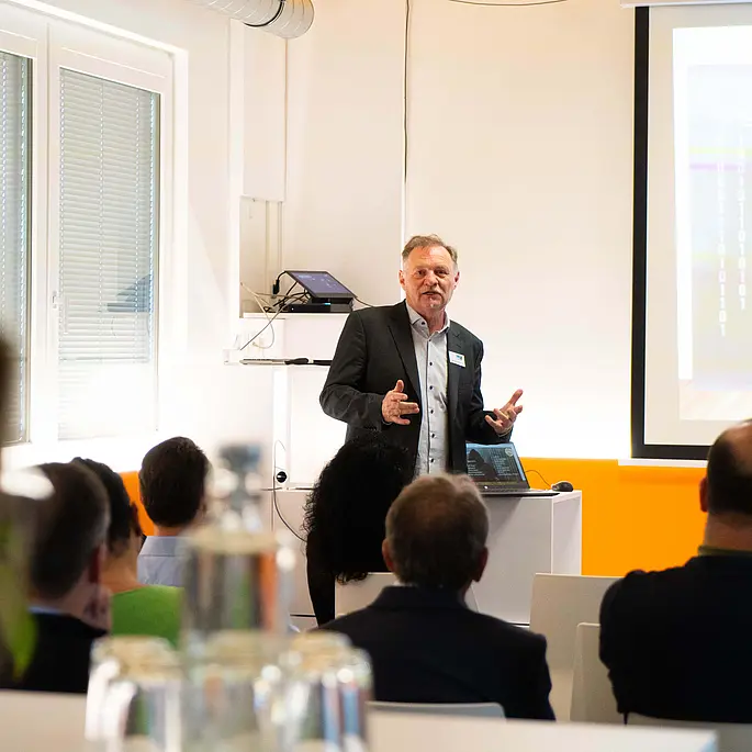 Vortragender aus Publikumsblickwinkel