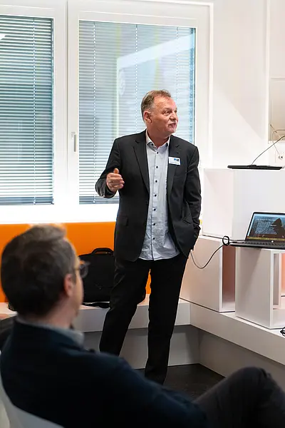 Vortragender beim Sprechen