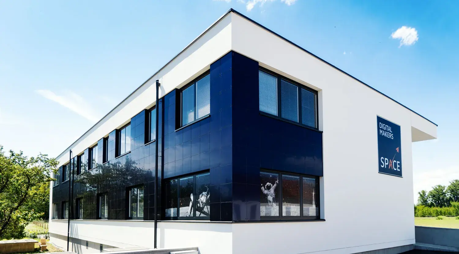Digital Makers Stage von außen